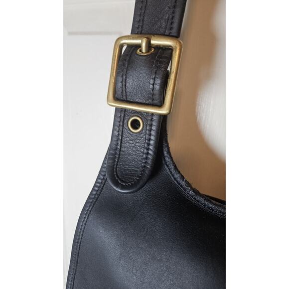 Vintage Coach Berkeley 9988 Blk Leather Saddle Bag Brass Hardware Crossbody 90s - Picture 5 of 16